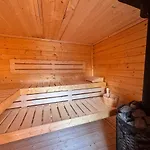 Stall & Glut - Mit Sauna & Kaminofen بيت للعطل